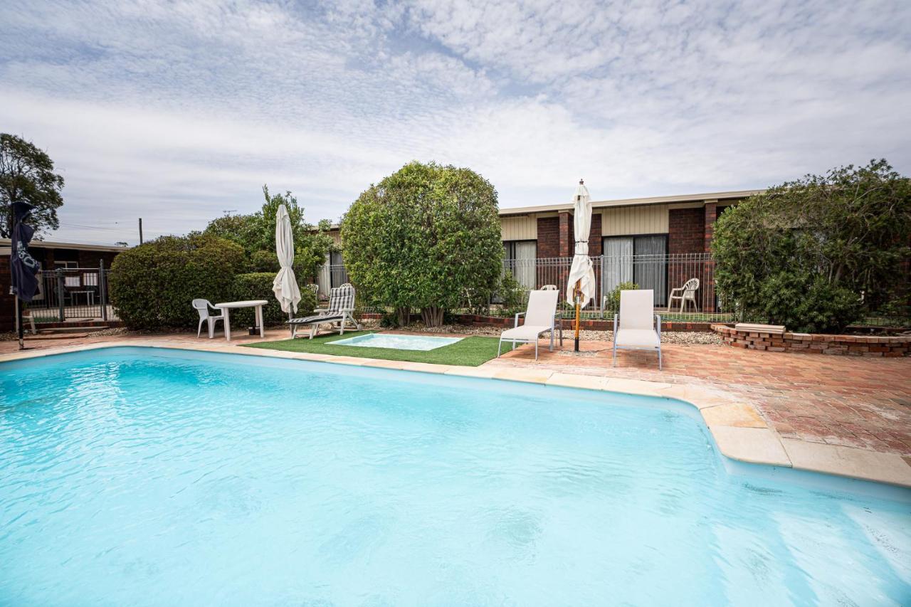 Riviana Motel Deniliquin Exterior foto